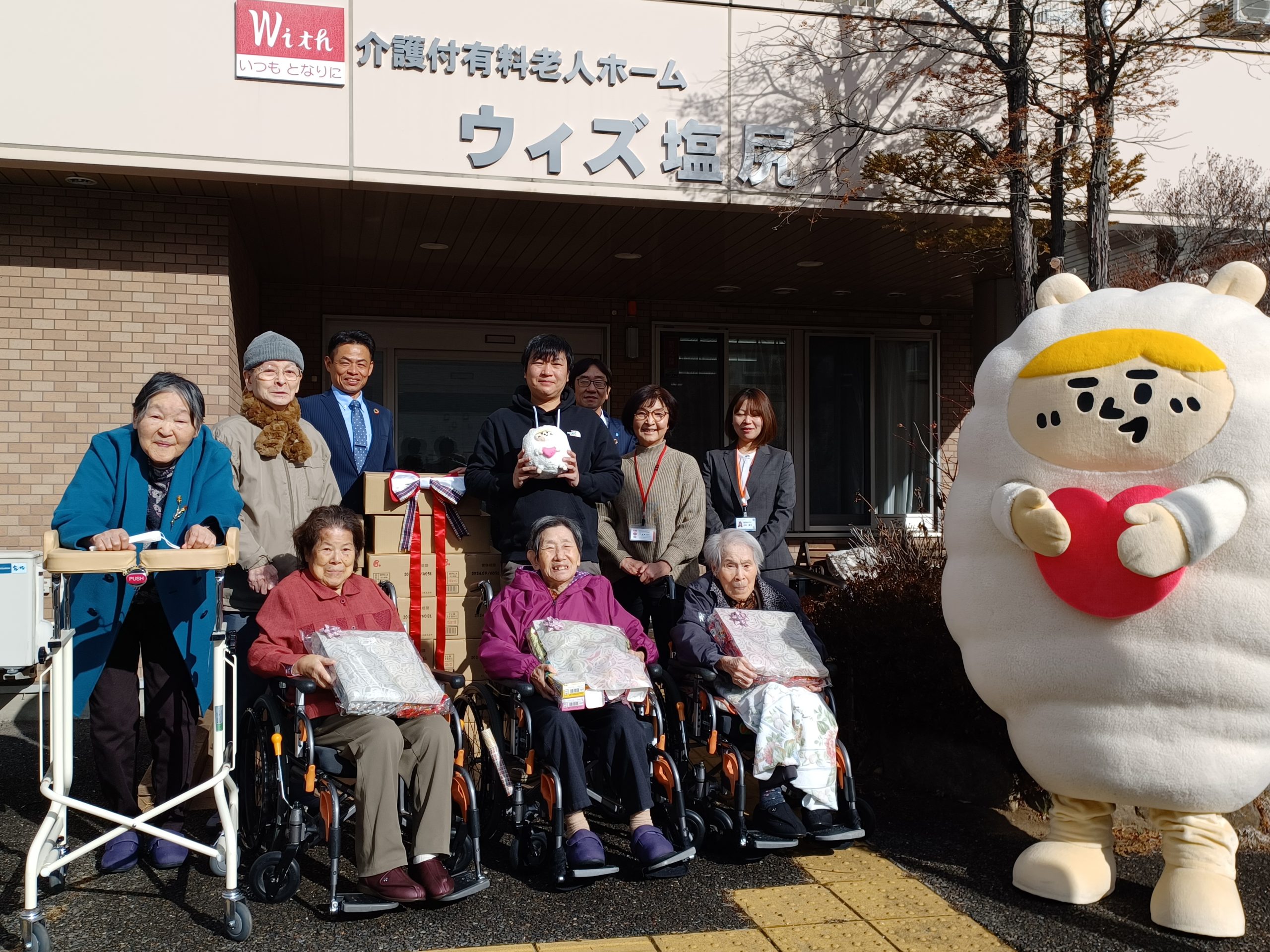 株式会社ソーシャル・ネットワーク ウィズ塩尻様へお菓子や飲み物を寄贈しました