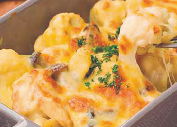 鶏肉とカリフラワーの豆乳グラタン