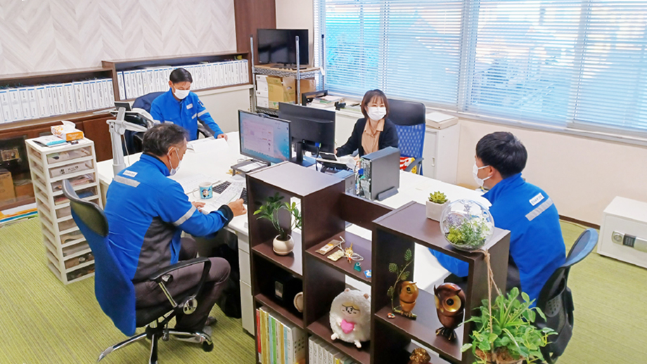 社員同士の関わりが多く、分からないことがあっても聞きやすい環境を